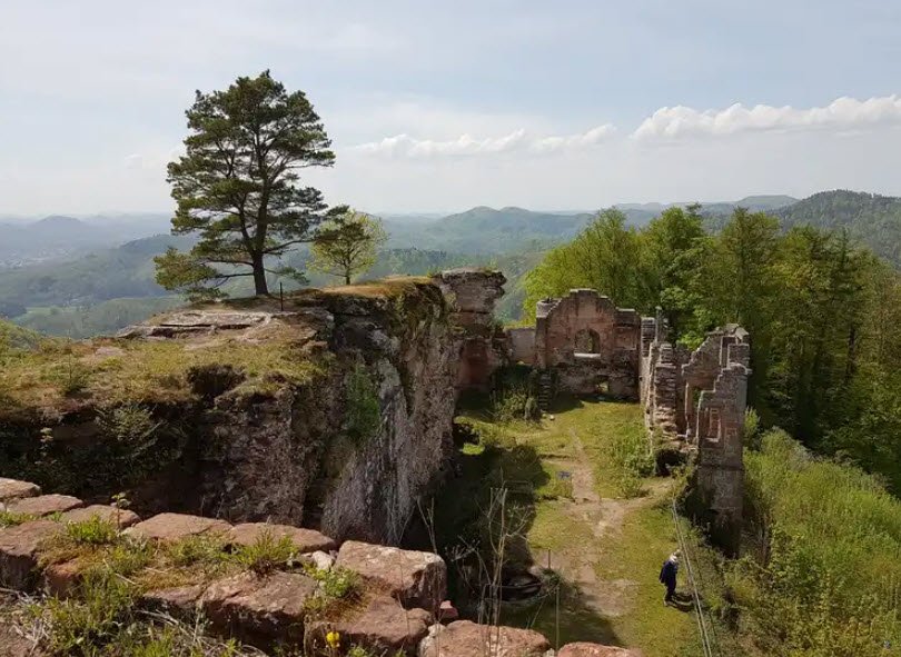 Neuscharfeneck Castle, Flemlingen, Germany, Germany